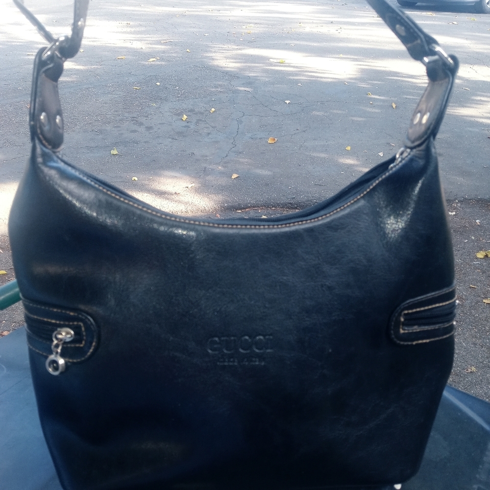 Gucci Handbag - Picture 2 of 6